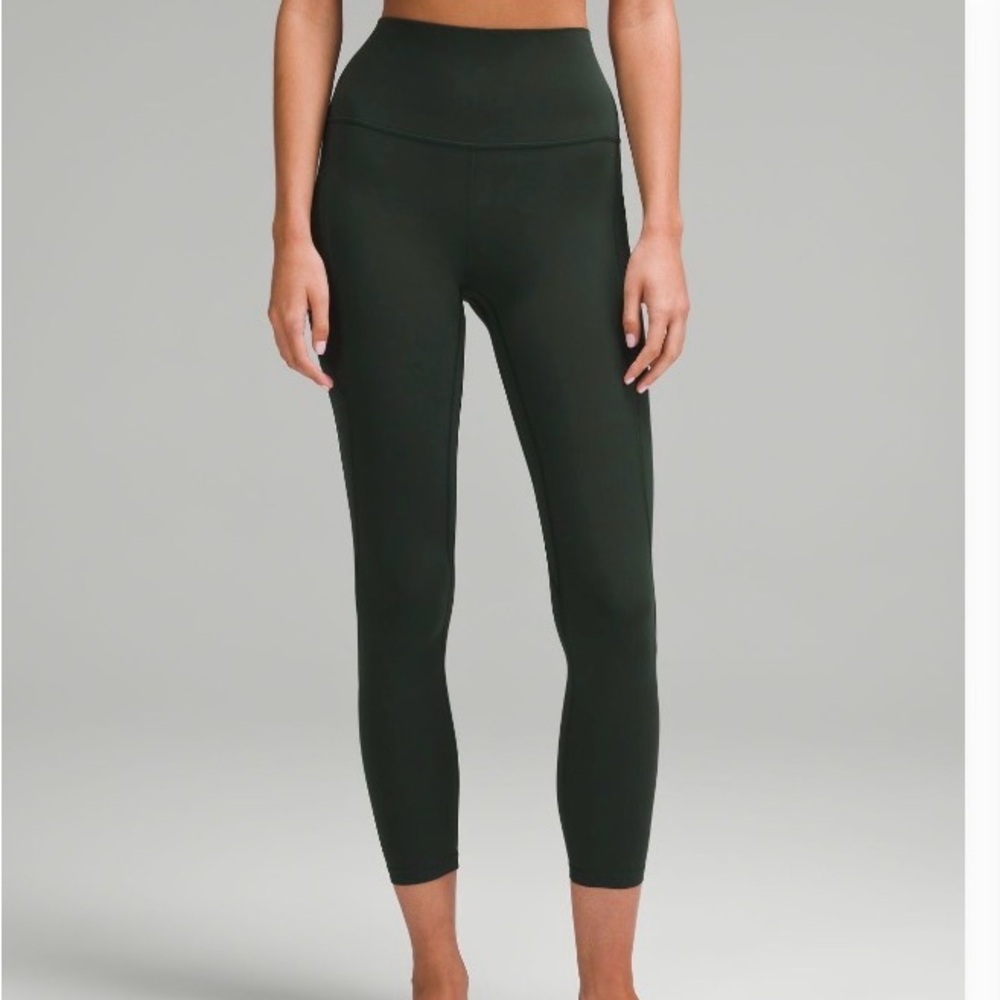 Lululemon align high rise with pockets legacy/forest green size 8 great shape